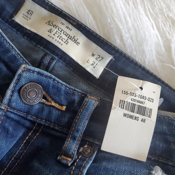 new ✨️ a&f distressed jeans - Picture 7 of 7